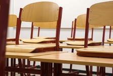 Středočeský kraj chystá slučování škol s cílem uspořit. Víme, kterých měst se to týká Středočeský kraj chystá slučování škol s cílem uspořit. Víme, kterých měst se to týká